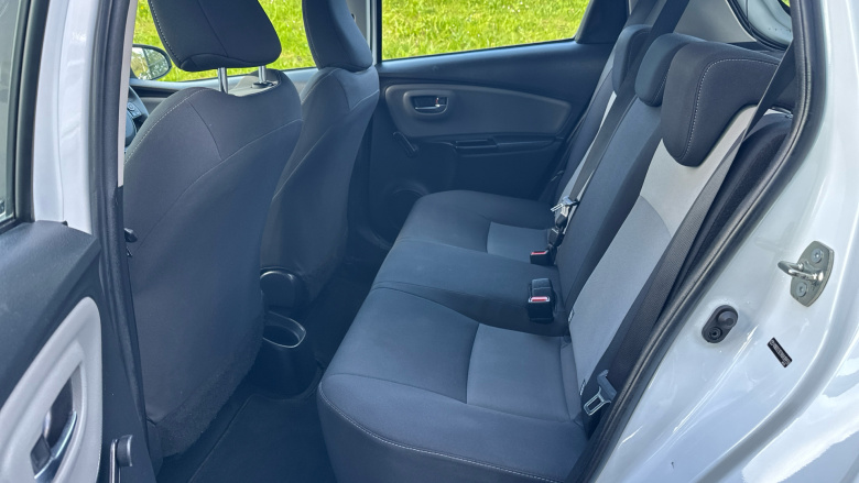 Toyota Yaris 1.5 VVT-i Icon 5dr Petrol Hatchback